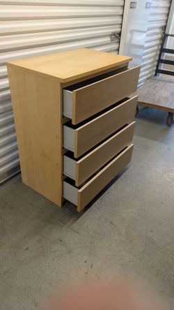 IKEA dresser. Free delivery 👍
