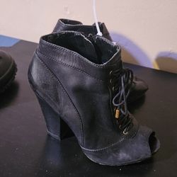 Vince Camuto Size 6.5 Black Ankle High Heels With Laces 