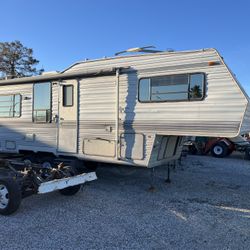 26’ Alliance 5th Wheel