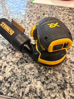 DEWALT XR Cordless brushless orbital sander
