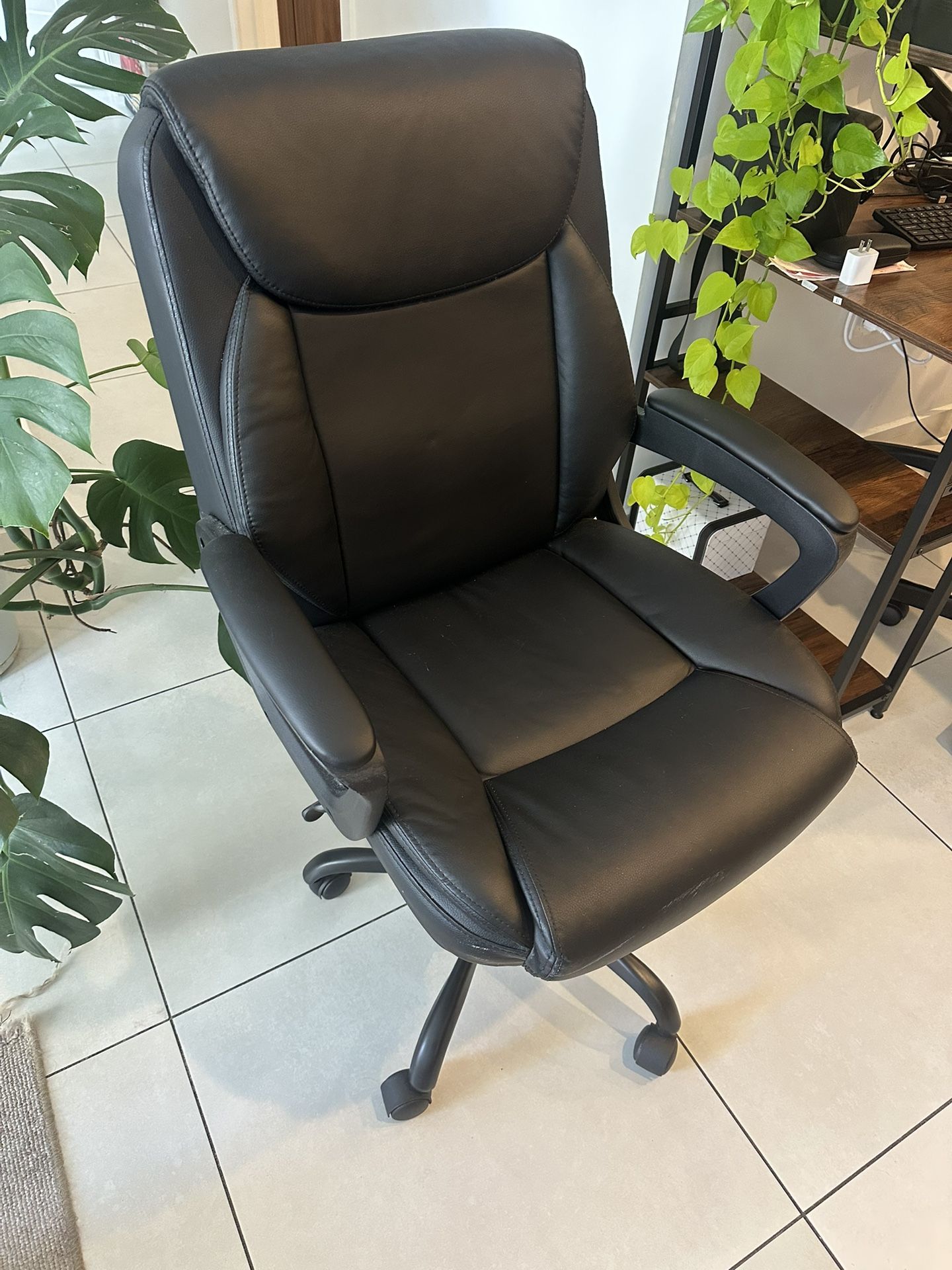 Rolling Office Chair With Foam Cushion