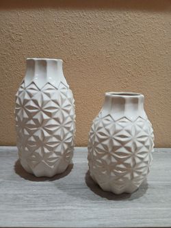 White Ceramic Vases with Geometric Pattern – Set of 2