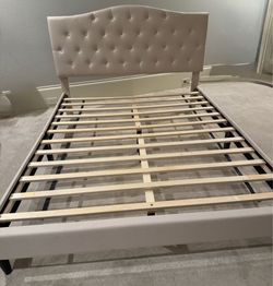 Beautiful Queen bed frame-like new