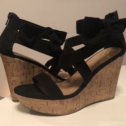 Strappy Black Wedges With Bow 