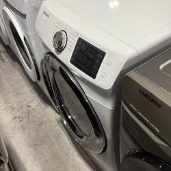 Samsung Frontload Electric Dryer with steam
