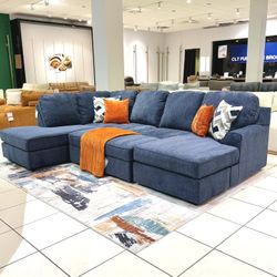 Ashley Albar Place💙💫 LARGE Double Chaise Sectional Couch!