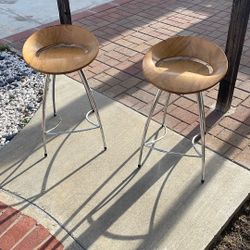2 Barstools About Two Feet High Pickup In Glendale Ca