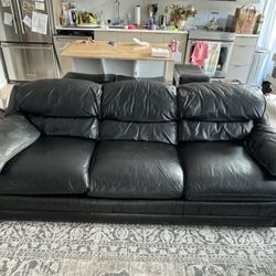 Great Black Couch- They Don’t Make’em Like They Used To! 