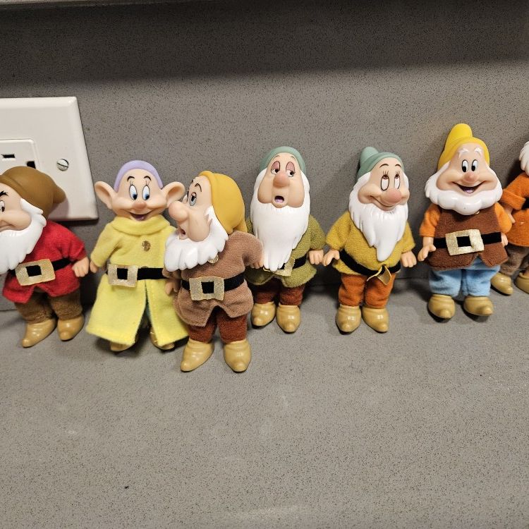 Snow White And The Seven Dwarfs Dolls