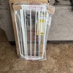 Extra Tall & Wide Pet Gate / Safety Gate - Fits Openings 29” - 49”