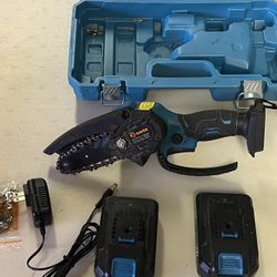 Saker 4-Inch Mini Chainsaw Kit – Cordless, 20V – w/ 2 Batteries, Charger, Case & Extra Chains 