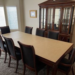 Elegant Dining Room Set With Hutch And Buffet