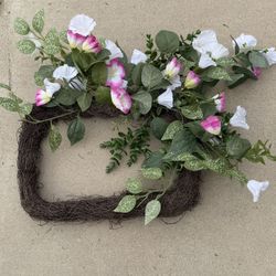 Floral Decor New, 20” Wide X 17” high