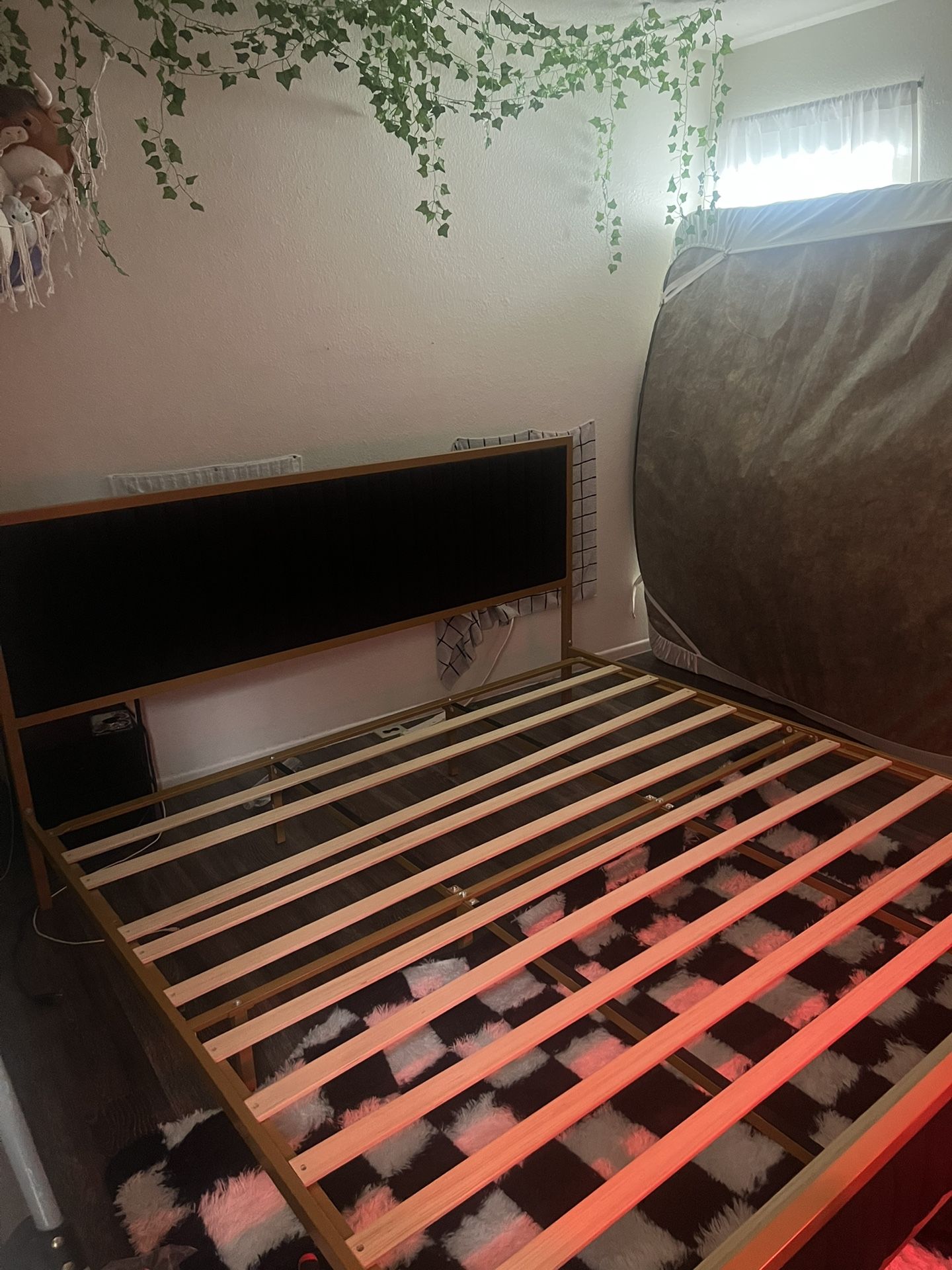 king bed frame