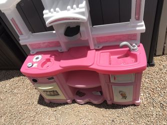 Little Tikes Play Kitchen