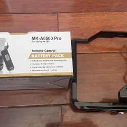 Small Rig Plus Meike Remote And Battery Pack