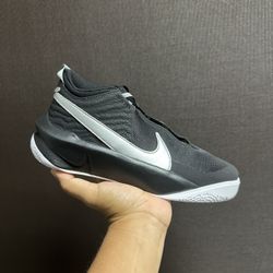 Nike Team Hustle ( Big Kids) 