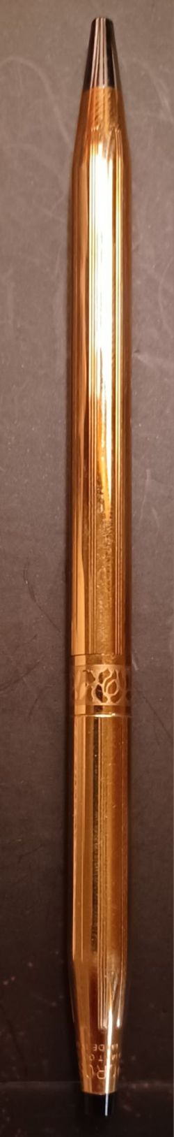 14K A.T. Cross Company (USA)
​Model Vintage Ladies' Classic Century slim-profile ballpoint pen