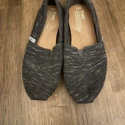 Grey Tom’s