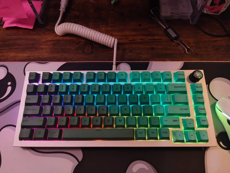 Gmmk Pro Mechanical Keyboard Aluminum Plate W/ Gateron Brown & Glorious GPBT Keycaps (Rain Forest)
