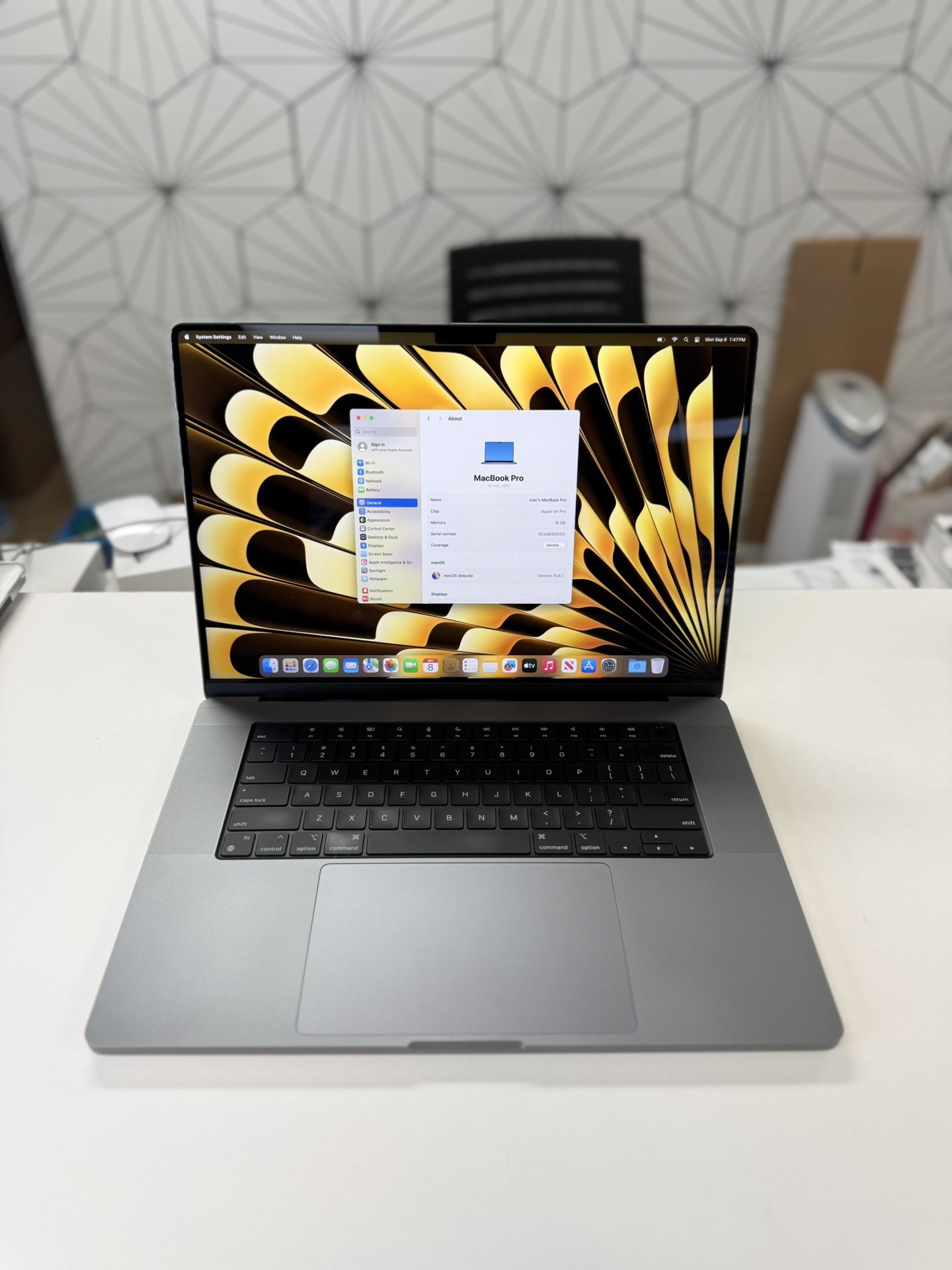 MacBook Pro 16inch M1 Pro 16Gb Ram 1TB with Final Cut Pro & Logic Pro Max
