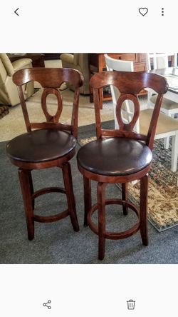 $125 bar stools (like new)