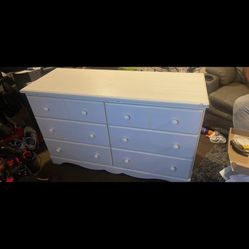 South Shore 6 Drawer Dresser 