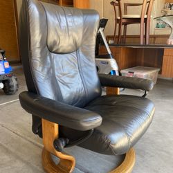 Ekornes Stressless Recliner “ Eagle “, Size: LARGE