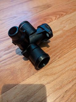 Audi/VW 2.0T FSI/EA113 OE coolant flange
