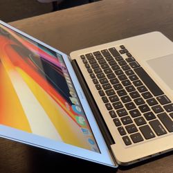 Apple MacBook Air 13” Core I5, 4Gb Ram  , 128GB SSDx $175