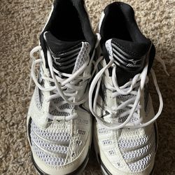 Mizuno Wave Lightning 7