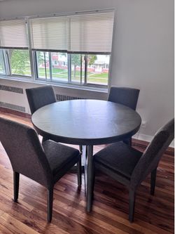 Minimal Luxury Dining Set