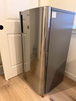 LG 6 cu ft Single door refrigerator