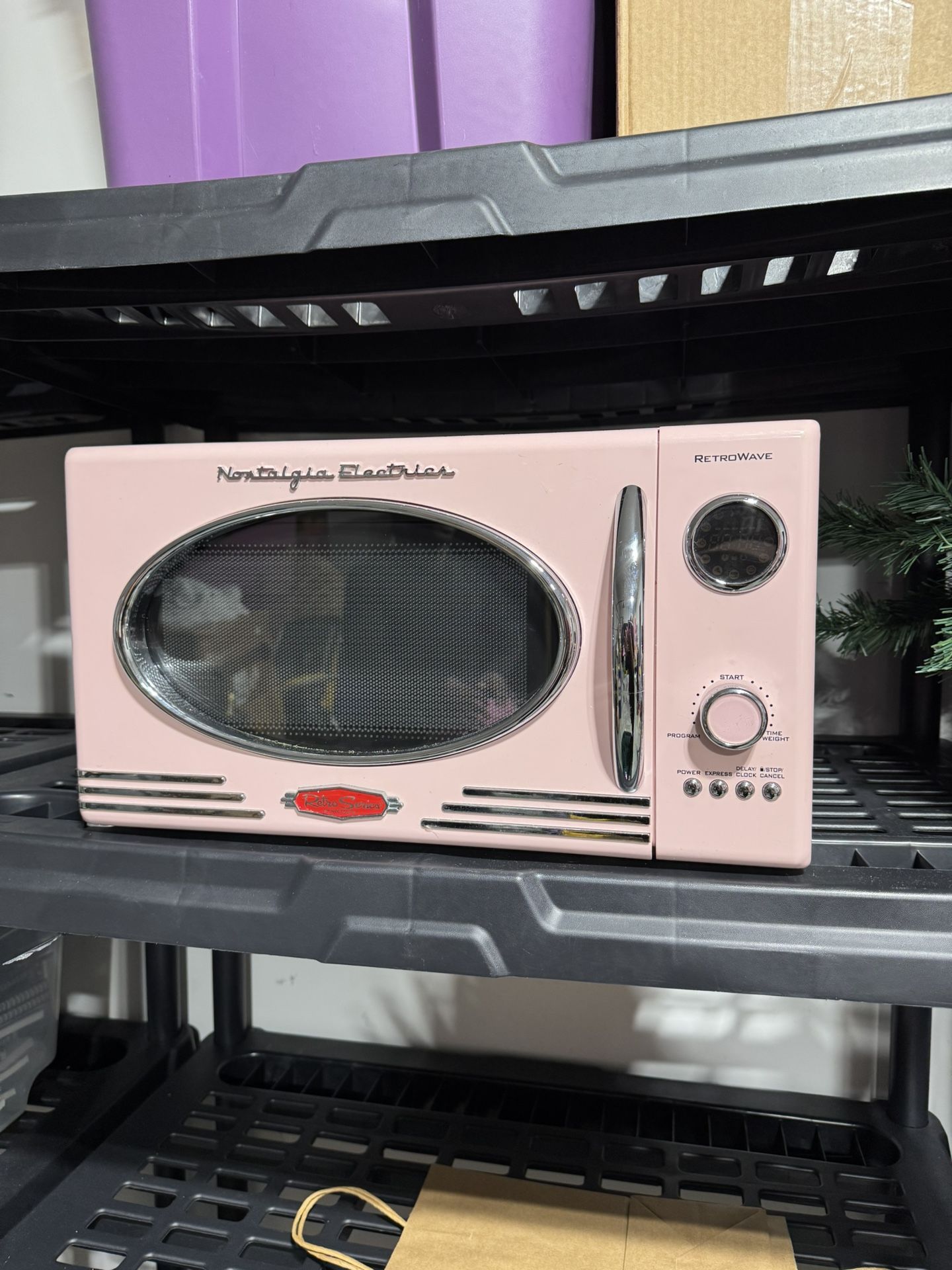 Pink Retro Microwave