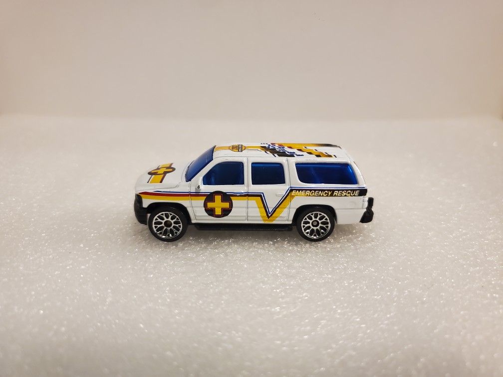 1999 Matchbox 2000 GM Chevrolet Suburban Emergency Rescue Special Edition Loose