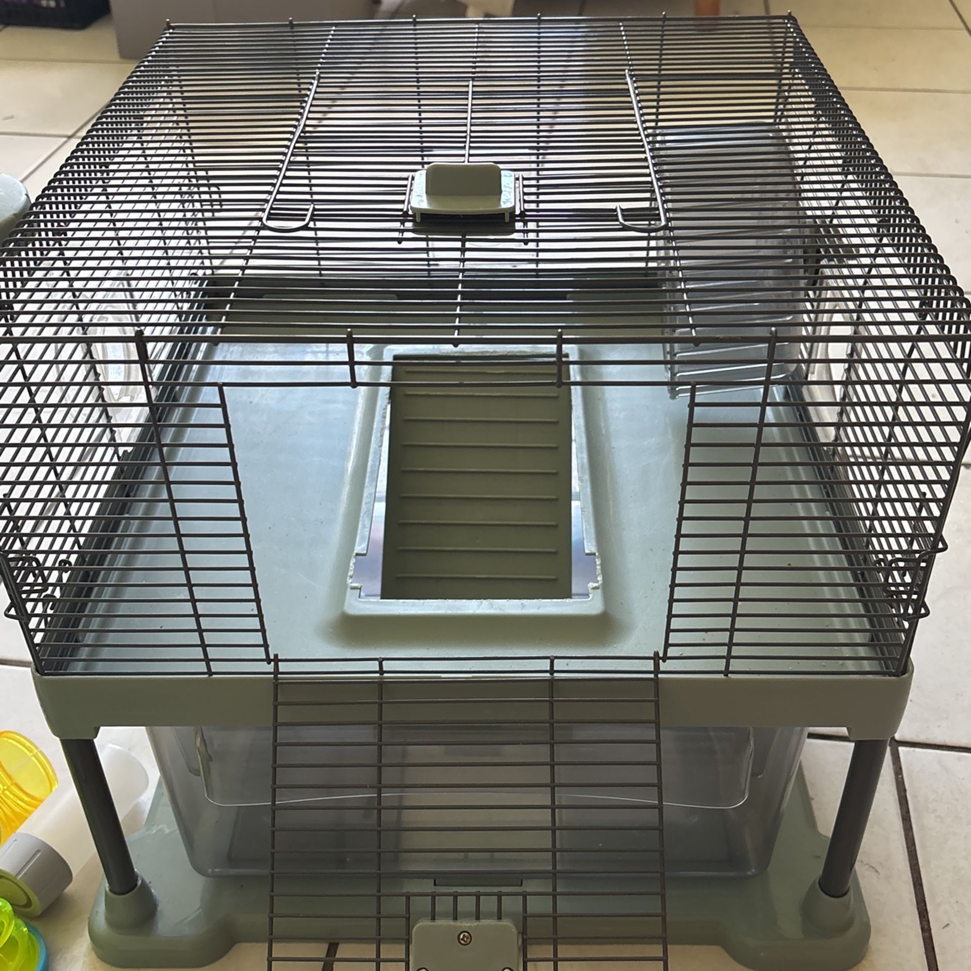 Deluxe, hamster cage, two compartment with closing chamber, lots of accessories