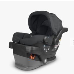 UPPA BABY V2 INFANT CARSEAT AND BASE. 