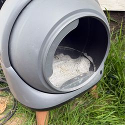 Cat litter box