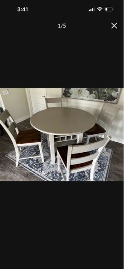 Table and 4 chairs- Free