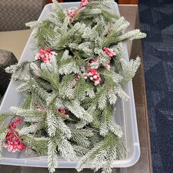 6ft Frosted Christmas Garlands – Set of 5 ✨(Plus a few smaller ones) *****Bin not included*****