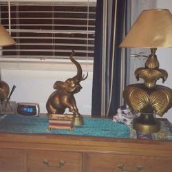TWO VINTAGE LAMP GOLD/BLACK