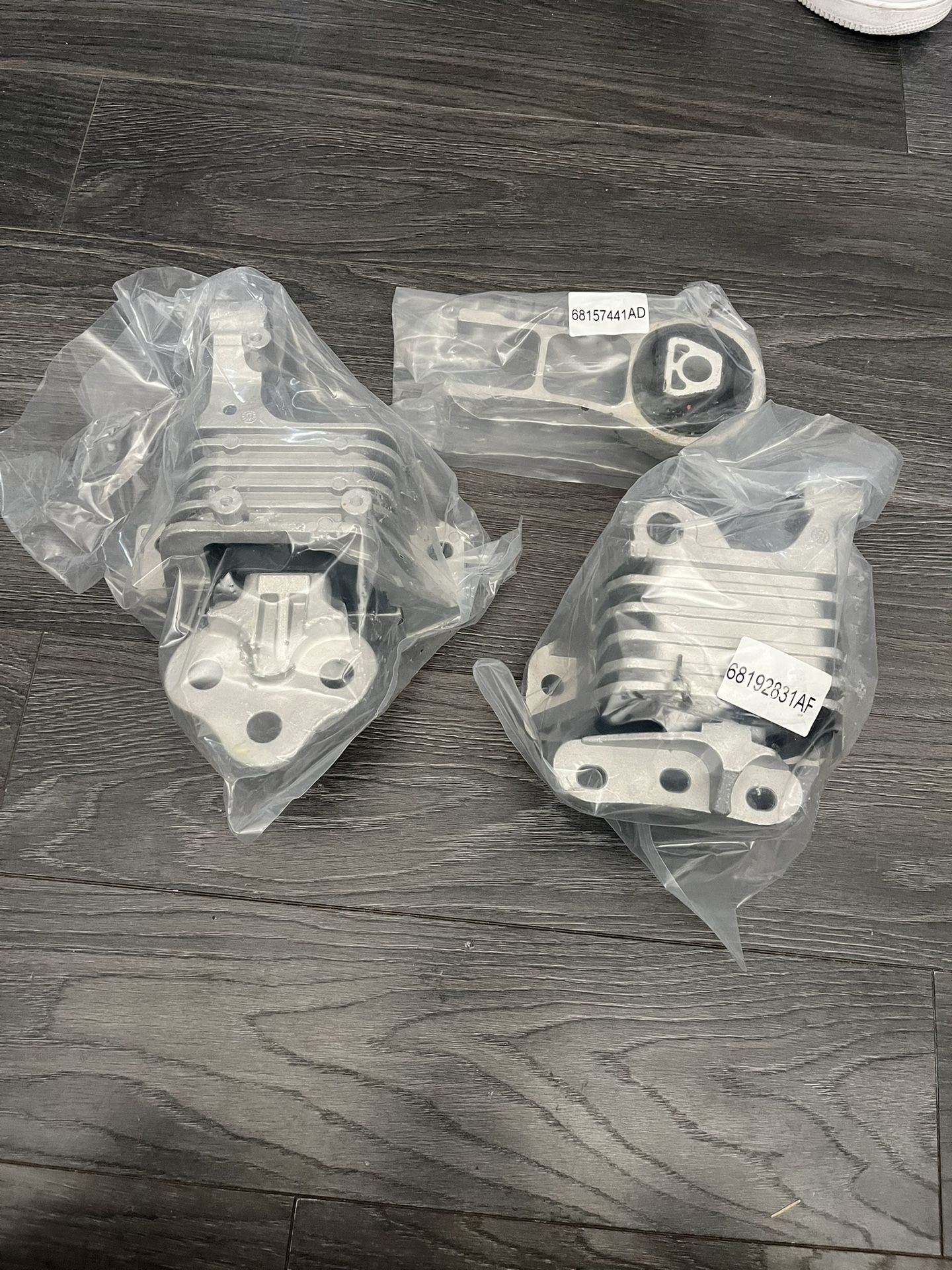 Jeep Cherokee 2.4L Motor Mounts 14-19 