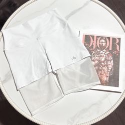 ALO Yoga Women's White Mesh Bike Shorts