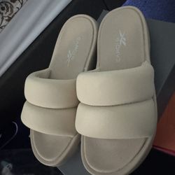 Women’s Slides 