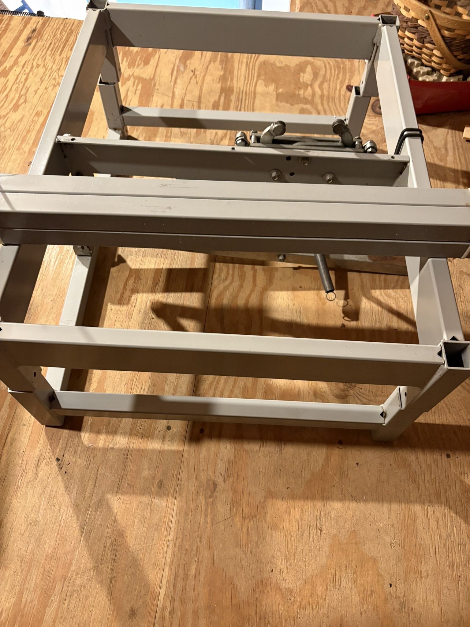 Mitchell Wreath Making Machine