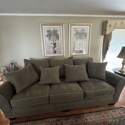 Raymour & Flanigan Briarwood Green Sofa (Couch)