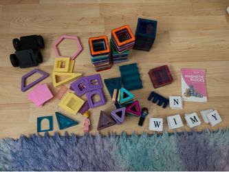 Girls magnetic blocks