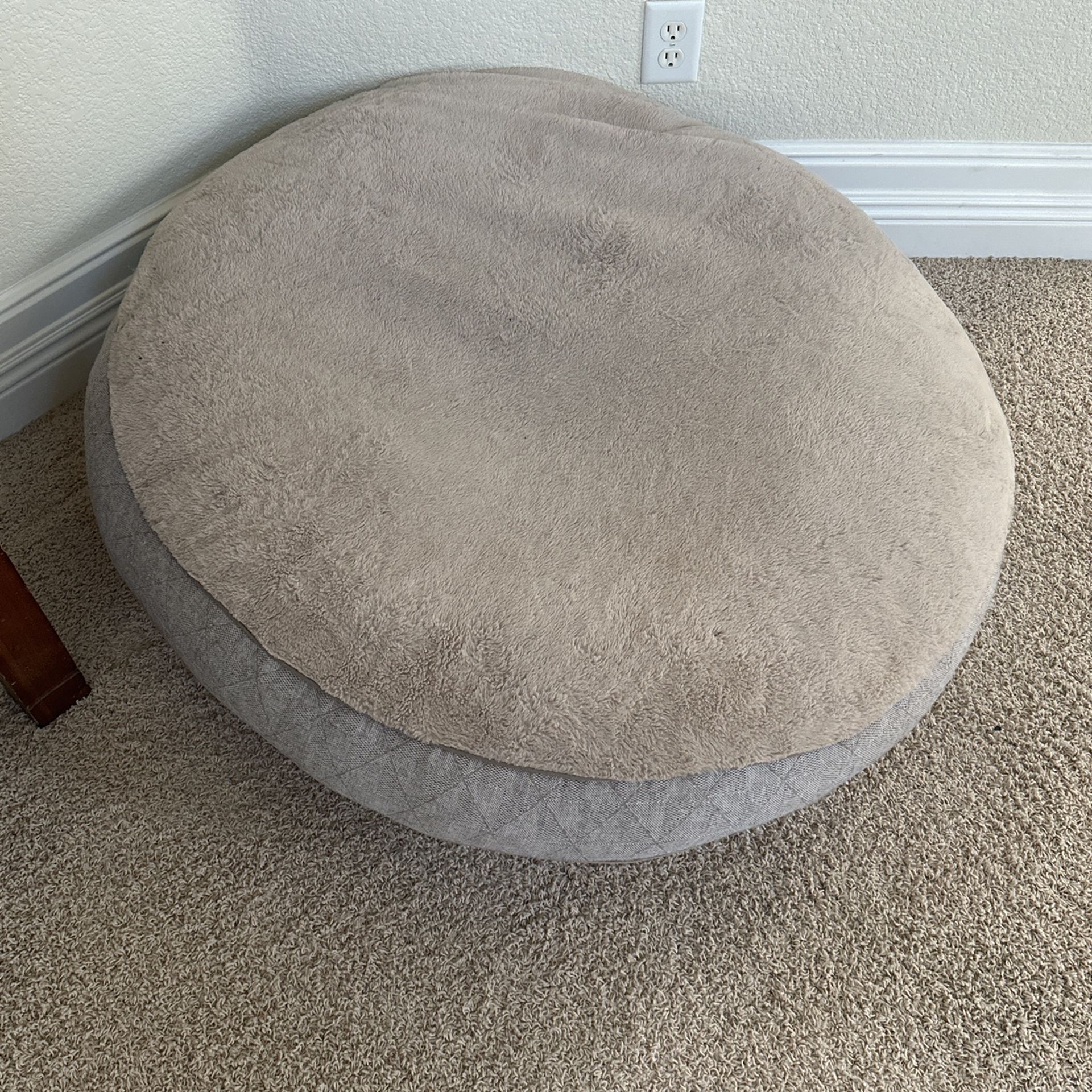 Kirkland Dog Bed 42”