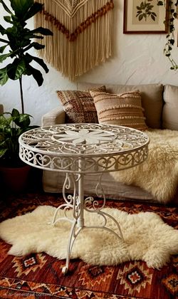 Mid Century Palm Beach Regency Tassel and Flower Metal Table Off White 22"x18".