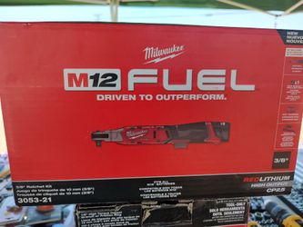New Milwaukee M12 fuel compact 3/8" ratchet kit w/extra 4.0ah battery